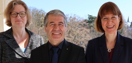 Gruppenfoto Frau Staatssekret&auml;rin Katrin Hechler, Herr H&uuml;samettin Eryilmaz (agah), Frau Ministerin Heike Hofmann